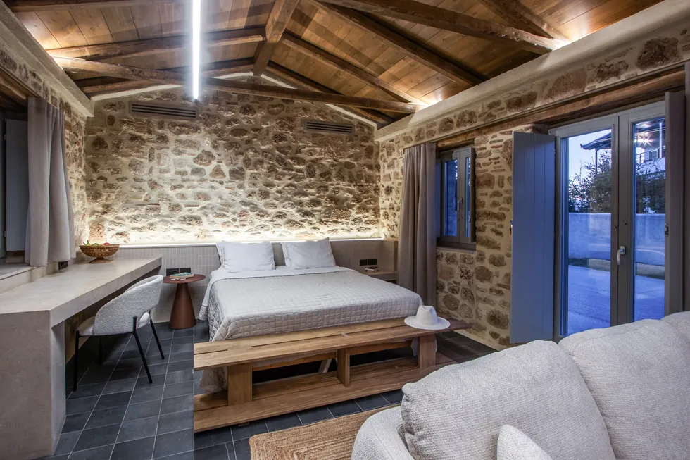 8 Stone Villa